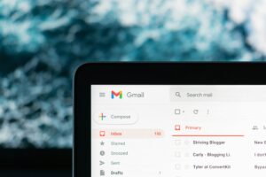 can your employer read your work emails